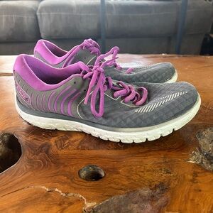 Brooks PureFlow 6 purple + gray  Running Sneakers size 8